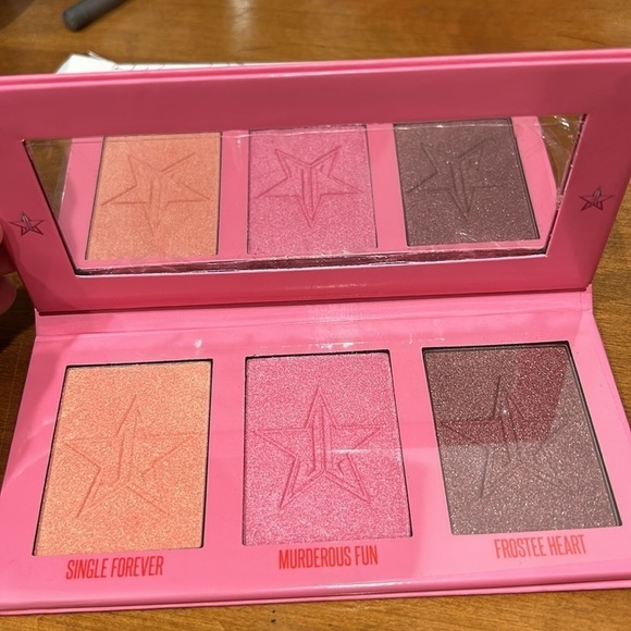 JEFFREE STAR Heart Breaker Skin Frost Highlighter Palette Valentine’s Day - Picture 4 of 6